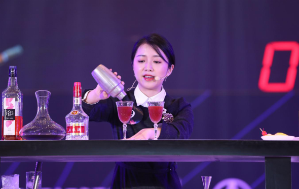 V1-定稿-【新闻稿】-五粮液杯2018中国白酒新生代酒品超级调酒大赛800.png